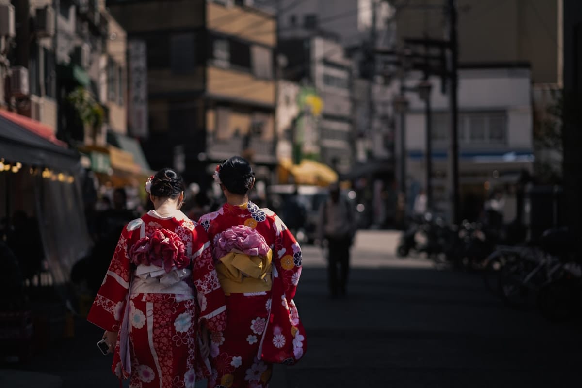 Kimono aantrekken Asakusa Tokyo bij Senso-ji tempel